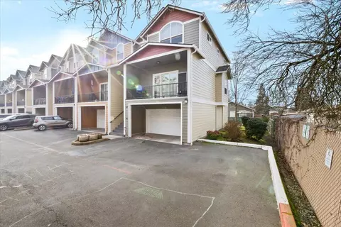 411 Berrydale Ave #10, Medford, OR 97501