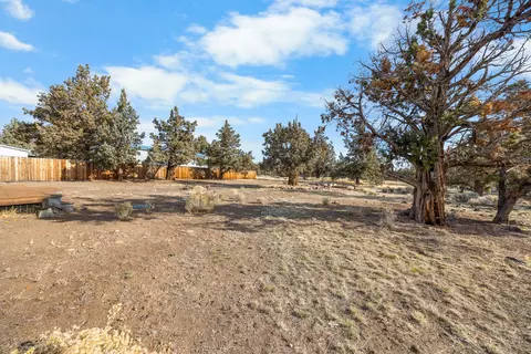 Exterior - 65050 92nd St, Bend, OR 97703 photo 7 of 11
