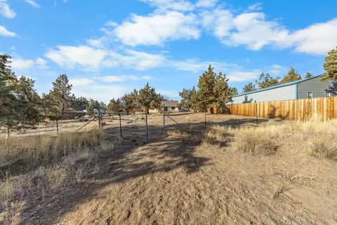 Exterior - 65050 92nd St, Bend, OR 97703 photo 6 of 11