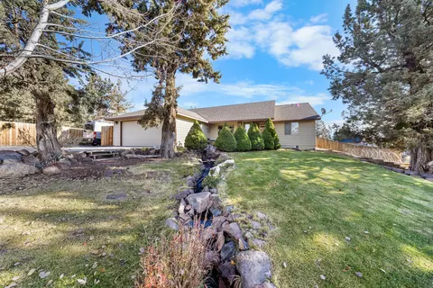 65050 92nd St, Bend, OR 97703