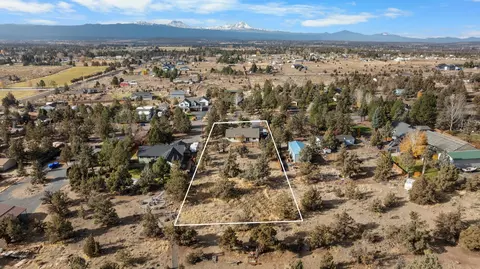 View/Area - 65050 92nd St, Bend, OR 97703 photo 1 of 8