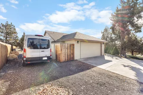 Exterior - 65050 92nd St, Bend, OR 97703 photo 3 of 11