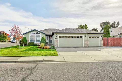 2598 St James Way, Central Point, OR 97502