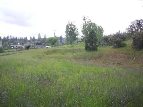 0 Train Ln, Shady Cove, OR 97539