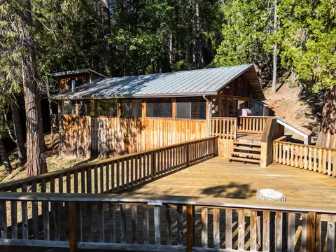 8181 Deer Creek Rd, Selma, OR 97538