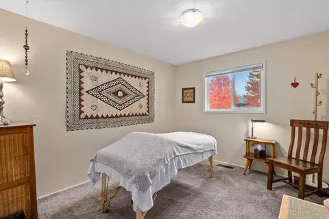 Bedroom - 905 Comet Ave, Central Point, OR 97502 photo 1 of 6