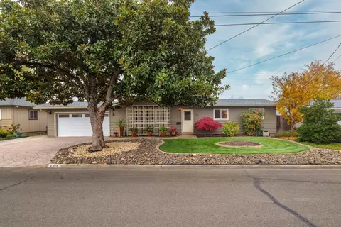 Exterior - 905 Comet Ave, Central Point, OR 97502 photo 10 of 10
