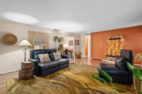 Living - 905 Comet Ave, Central Point, OR 97502 photo 2 of 2