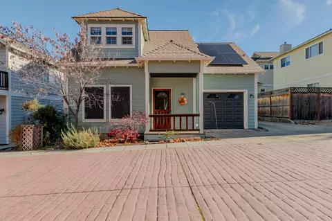 246 9th St Aly, Ashland, OR 97520