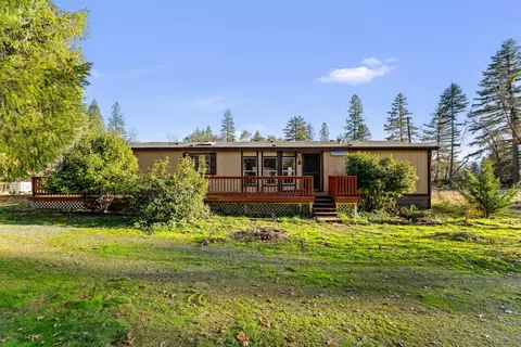 1867 Draper Valley Rd, Selma, OR 97538