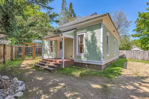 155 Central Ave, Ashland, OR 97520