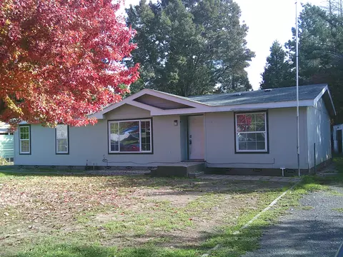 1331 Vista Dr, Grants Pass, OR 97527
