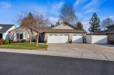 4218 SW Tommy Armour Ln, Redmond, OR 97756
