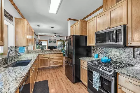Kitchen - 61097 Ferguson Ct, Bend, OR 97702 photo 2 of 3