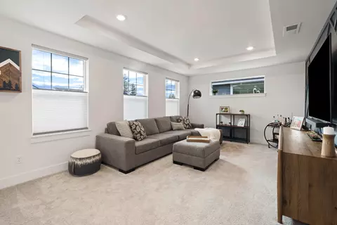 Living - 60915 SEpic Pl, Bend, OR 97702 photo 5 of 6