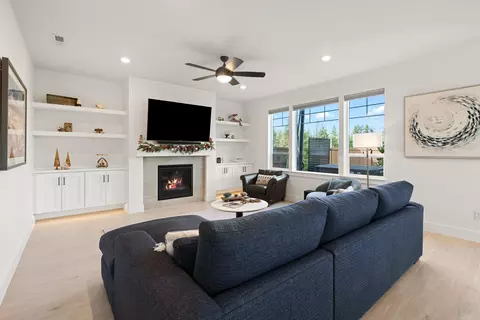 Living - 60915 SEpic Pl, Bend, OR 97702 photo 1 of 6