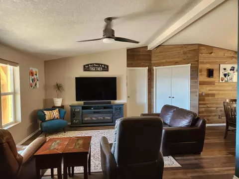 198 Flamingo Dr, Eagle Point, OR 97524 photo 5