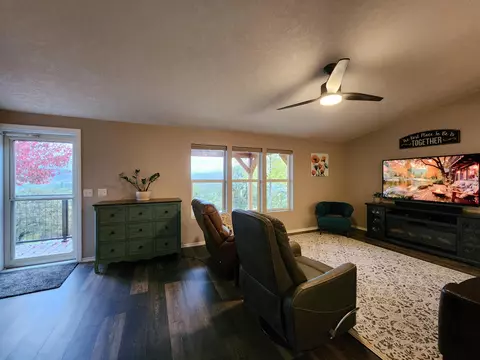 198 Flamingo Dr, Eagle Point, OR 97524 photo 17