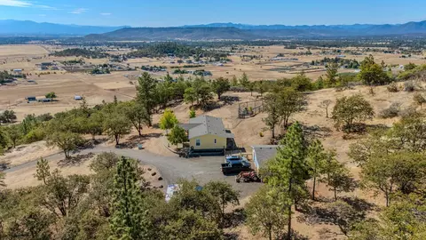 198 Flamingo Dr, Eagle Point, OR 97524 photo 14
