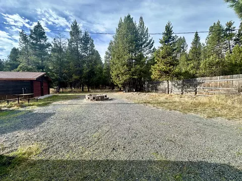 17083 Azusa Rd, Bend, OR 97707