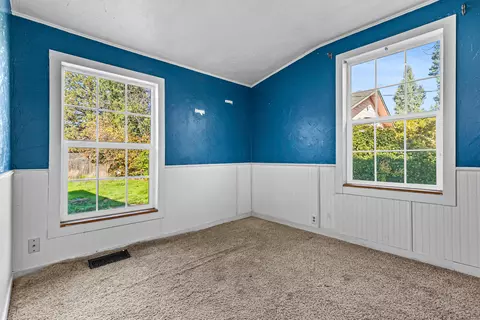 620 S Royal Ave, Eagle Point, OR 97524