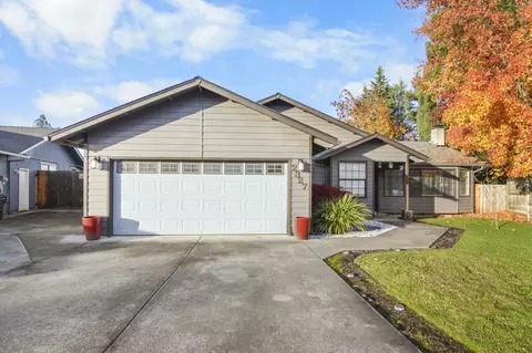 2327 Derry Ct, Medford, OR 97504