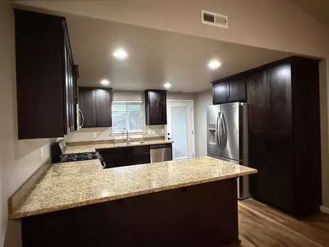 Kitchen - 912 Stonewater Dr, Eagle Point, OR 97524 photo 4 of 4