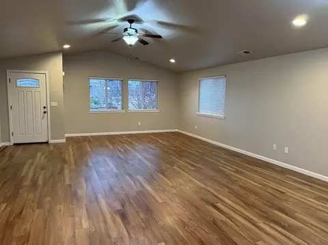Living - 912 Stonewater Dr, Eagle Point, OR 97524 photo 1 of 3