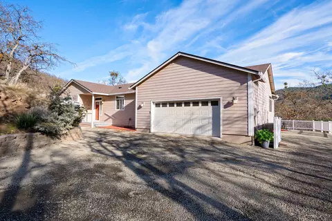 490 Conifer Way, Ashland, OR 97520
