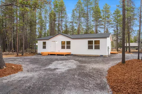 52710 Oak Dr, La Pine, OR 97739