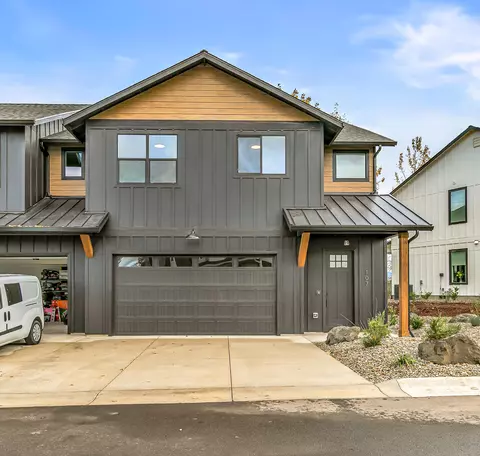 107 Golf View Dr, Eagle Point, OR 97524 photo 1