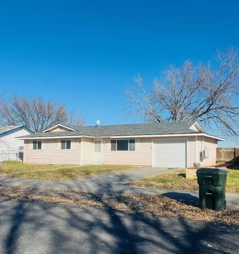 140 Heather Dr, Stanfield, OR 97875