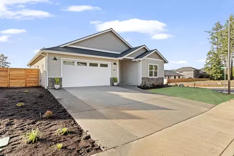 1240 Lighthouse Ln, Brookings, OR 97415