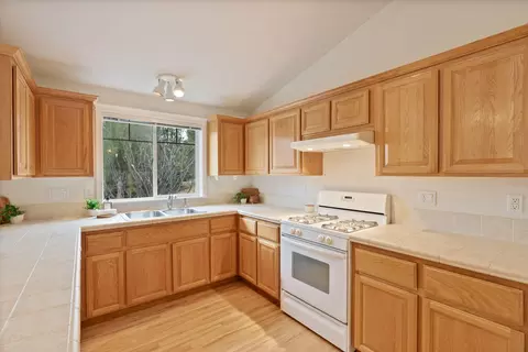 2627 NW Rainbow Ridge Dr, Bend, OR 97703 photo 7