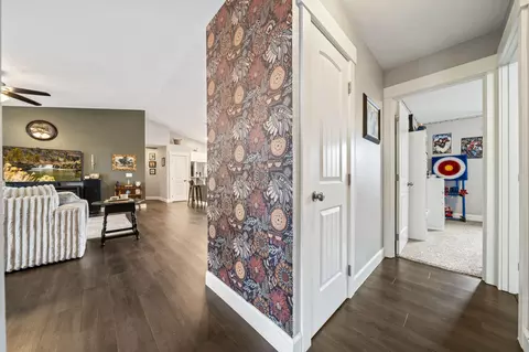 Entry Way - 430 E D St, Culver, OR 97734 photo 4 of 4