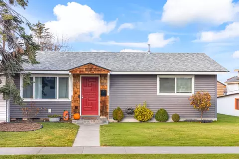835 SW 14th St, Redmond, OR 97756