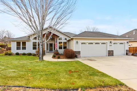 2449 SW 43rd St, Redmond, OR 97756
