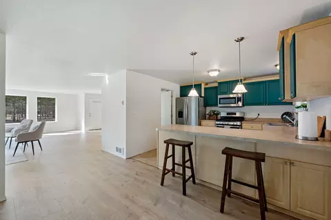 Kitchen - 16549 Wayne Dr, La Pine, OR 97739 photo 2 of 4