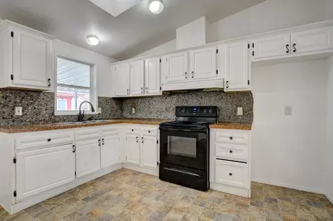 633 E Archwood Dr #53, Eagle Point, OR 97524 photo 9