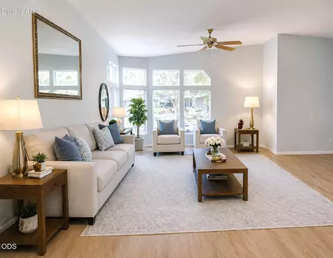 1055 N 5th St UNIT 110, Jacksonville, OR 97530