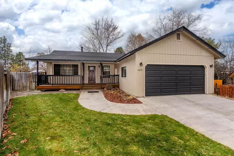 21229 Nicole Ct, Bend, OR 97701