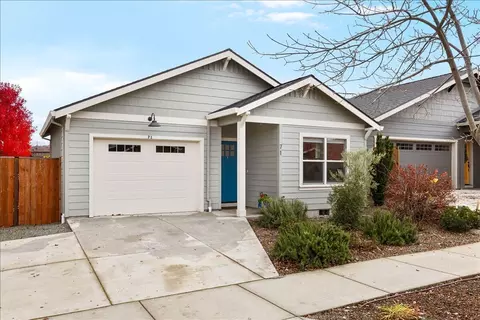 71 William Way, Talent, OR 97540