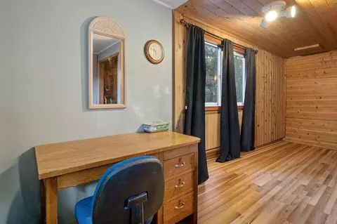 Bedroom - 19154 Baker Rd, Bend, OR 97702 photo 2 of 2