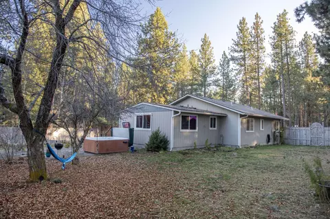 Exterior - 19154 Baker Rd, Bend, OR 97702 photo 2 of 6