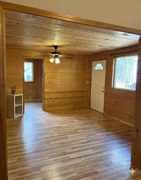 Living - 19154 Baker Rd, Bend, OR 97702 photo 4 of 4