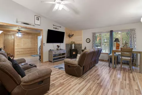 Living - 19154 Baker Rd, Bend, OR 97702 photo 2 of 4