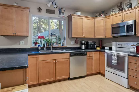 Kitchen - 19154 Baker Rd, Bend, OR 97702 photo 2 of 2
