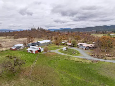 5209 Beagle Rd, White City, OR 97503