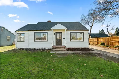 933 Dakota Ave, Medford, OR 97501