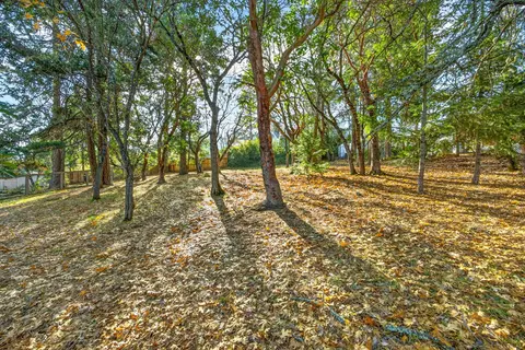 961 Pinecrest Ter, Ashland, OR 97520